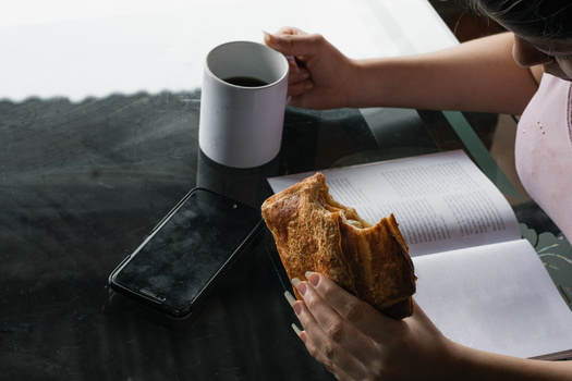 Nearly two in five students experienced food insecurity in a survey of Washington state postsecondary students. (Mauricio Toro/Adobe Stock)