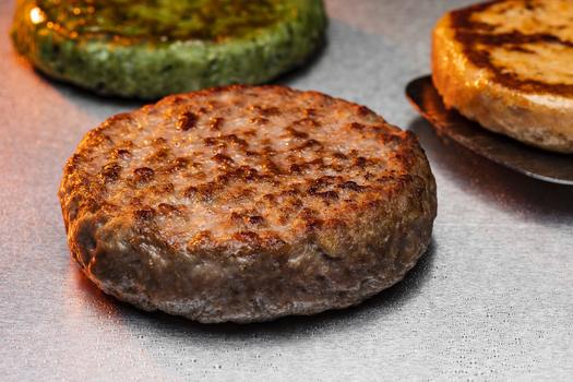 Quarter pounders served by McDonald's were the focus of a recent E. coli outbreak. Federal health officials said it was not the beef patties in this case but rather onions used as a topping for the famous burger. (Freepik)