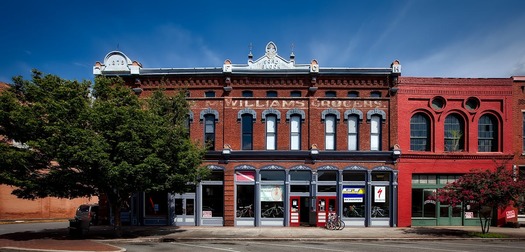It is not just manufacturing facilities and distribution centers having a hard time finding workers. Analysts say labor shortages are affecting Main Street businesses, too. (Pexels)