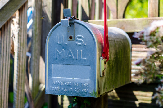 In 2024, first-class mail delivery in Missouri and Kansas dropped from about 90% in 2023 to around 85%. (Олександр Луценко/Adobe Stock) 