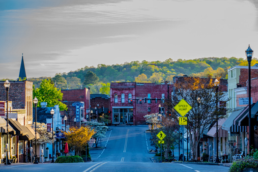 In 2023, Tennessee saw an increase of almost 58,000 jobs. However, projections indicate a decrease, with only 22,500 more jobs in 2024 and 36,400 jobs in 2025. (Austin/Adobe Stock)