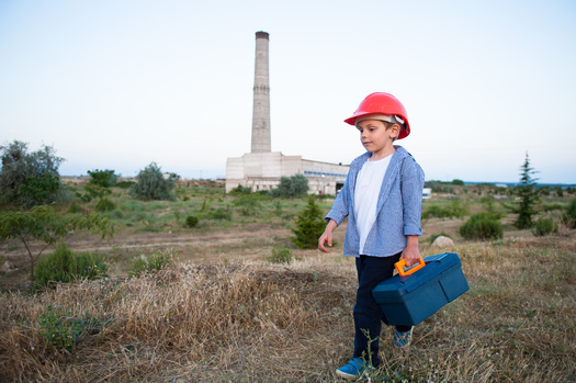 Struggling to meet the pressures imposed by a dwindling population, Iowa is looking at ways to allow minors to work more hours and fill companies' employment needs. (Adobe Stock) 