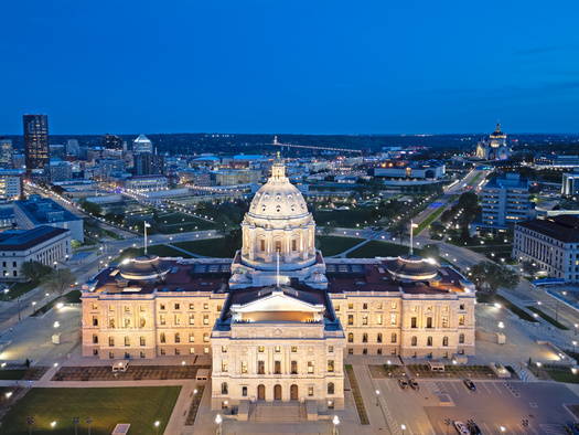 En la sesi�n legislativa de 2023, los dem�cratas de Minnesota ten�an el control de todos los niveles de gobierno, lo que les permiti� impulsar la mayor parte de su visi�n pol�tica. Pero los republicanos han logrado avances en la C�mara, lo que ha obligado a los l�deres del partido a repensar sus estrategias. (Adobe Stock)