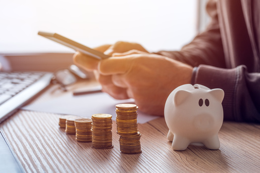 Virginians' view of the economy is still 23 points less favorable than pre-pandemic levels. (Adobe Stock)
