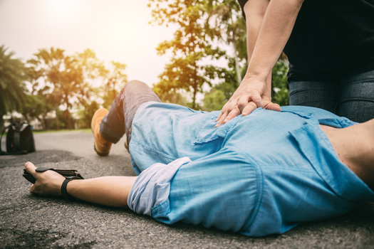 Research shows hands-only CPR can be just as effective in the first few minutes as conventional CPR for heart attacks. (Platoo Studio/Adobe Stock) 