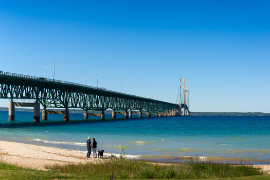 The initiative to build the Line 5 tunnel arose after incidents like a 2018 anchor strike that caused minor damage to the existing pipeline, highlighting vulnerabilities in its current configuration. (Les Palenik/Adobe Stock)