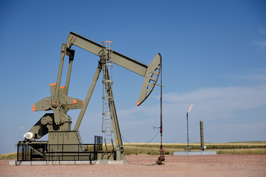 New Mexico's 2021 methane waste rules require oil and gas operators to capture 98% of their produced natural gas by Dec. 31, 2026, and prohibit routine venting and flaring. (RobertCoy/Adobe Stock)