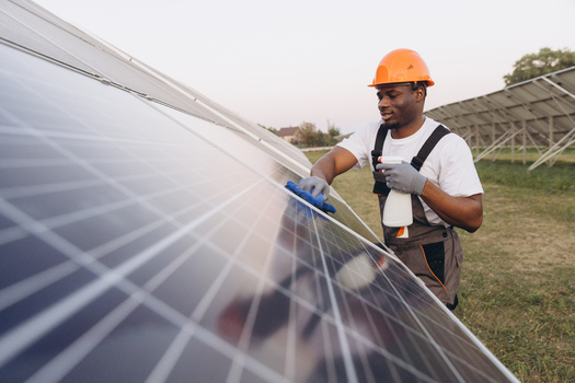 Oregon earned a point on the State Energy Efficiency Scorecard for supporting the industrial sector's electrification. (anatoliycherkas/Adobe Stock) 