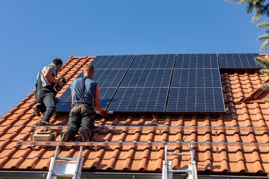 Across the U.S., solar capacity jumped 51% in 2023, reaching a record 32.4 gigawatts added, making up 53% of new grid capacity. (wjarek/Adobe Stock)