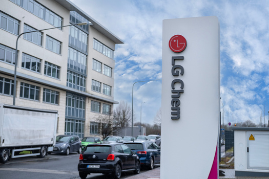 Tennessee ocupa ahora el dcimo puesto a nivel nacional en cuanto a crecimiento de energa limpia, con 18 nuevos proyectos que generan 6.600 millones de dlares y respaldan casi 7.000 empleos en sectores como vehculos elctricos, energa solar y tecnologa de bateras. (kittyfly/Adobe Stock)