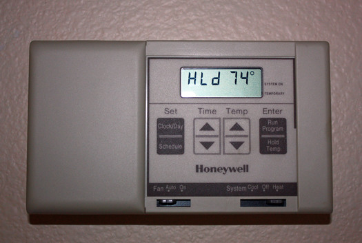 PHOTO: Thermostat