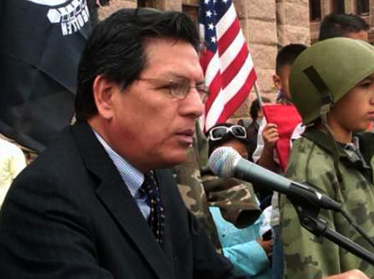Image: Roberto Alonzo at a Capitol pro-immigration rally in 2006. Permission: Rep. Alonzo.