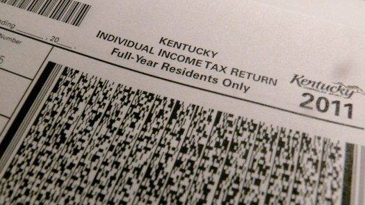 PHOTO: With the tax deadline closing in there is help available in Kentucky and the coordinator says low income workers who have not filed their returns in recent years may be missing out on hundreds of dollars. 