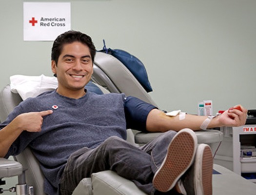 PHOTO: A blood donation can be a lifesaving gift, which is why the American Red Cross hopes Floridians will consider taking time out of their holiday schedules to visit a local blood drive. Photo courtesy American Red Cross. 