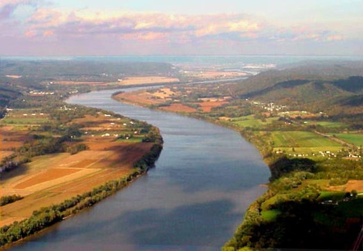 PHOTO: Ohio environmentalists say West Virginia's recent chemical spill has heightened concerns about turbulence at the Ohio EPA. Photo of Ohio River courtesy Ohio Sierra Club.