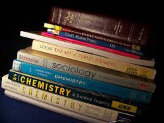 PHOTO: Textbooks are among the highest out-of-pocket expenses for college students, according to a new report which proposes cost-saving alternatives that could help students save and learn more. Photo credit: stockphotosforfree.com 