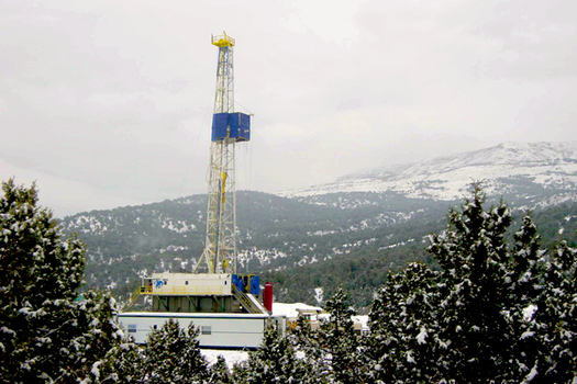 PHOTO: Natural gas rigs like this one near Rifle, CO would be subject to new rules about when and where they can operate, under a proposed ballot initiative. Credit: Wikimedia Commons.