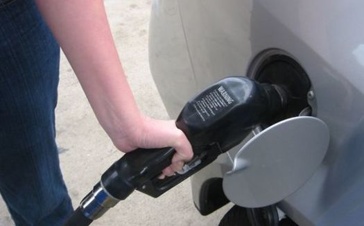 PHOTO: It's a win-win for drivers in Tennessee. The statewide average for gas is now about $3 a gallon, while new vehicles in the United States are getting better mileage than ever before. Photo credit: futureatlas.com/Flickr.