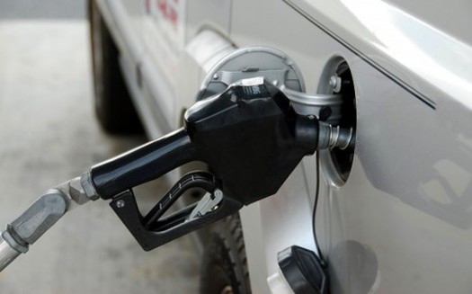 PHOTO: Gas prices may be low, but a new survey shows consumers dont believe prices will stay that way and they want their next car or truck to get better gas mileage. Photo courtesy of publicdomainpictures.net