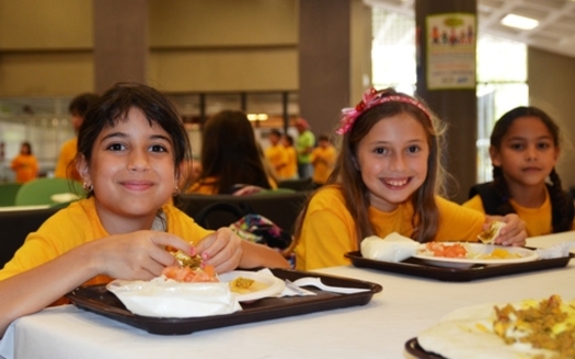 PHOTO: Summer meal program sites are open around the state to help Illinois' most vulnerable children access nutritious meals while school is out for summer. Photo courtesy of USDA.gov.