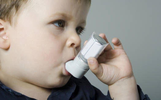 Overall, asthma rates are dropping among youth in the U.S., but the opposite is true for country's poorest children. (iStockphoto)