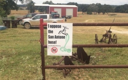 A landowner in Burleson County posts a sign opposing the Vista Ridge water pipeline project, which would pump billions of gallons from a local aquifer 142 miles to San Antonio. (SOS Alliance)