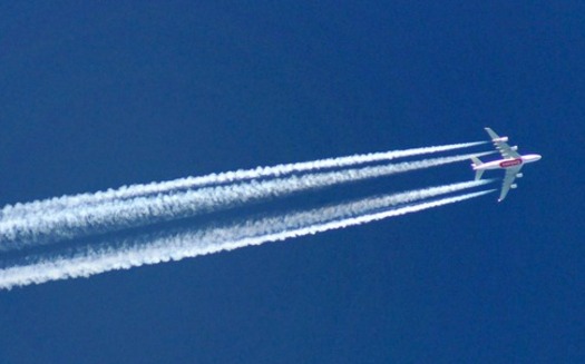 The EPA says that without action, airplanes will emit 43 gigatonnes of greenhouse gas pollution by 2050. (Pixabay)