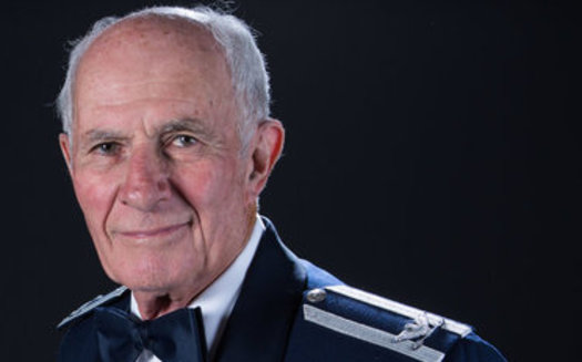 Dr. Len Kirschner, a retired USAF colonel and active volunteer, is the 2016 recipient of the AARP's highest honor, the Andrus Award. (AARP Arizona)