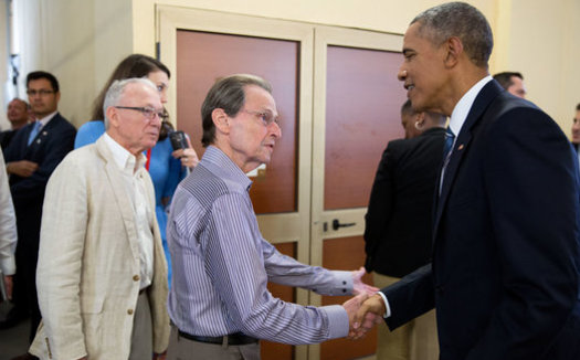 Saul Berenthal, a Cuban-American entrepreneur, meets President Barack Obama during a visit to Cuba. (S. Berenthal)