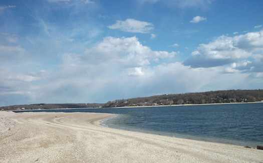 With 1,700 miles of coastline, water clarity affects the value of many Long Island homes. (Doug Kerr/flickr.com)