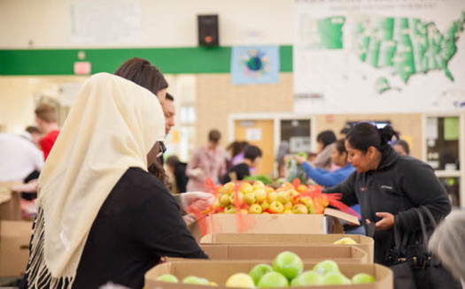 Food banks in Oregon want members of the immigrant and refugee community to feel safe in their pantries. (Oregon Food Bank)