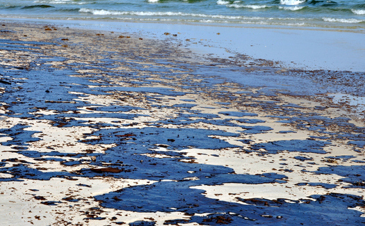 Oil-soaked beaches were familiar sights on the Texas coast in 2010 after the Deepwater Horizon explosion. (dehooks/iStockphoto)