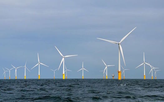 Gov. Andrew Cuomo has called for the development of 2.4 GW of offshore wind power by 2030. (Hans Hillewaert/Wikimedia Commons)