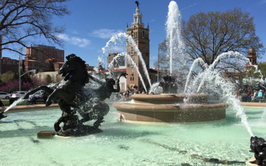 J.C. Nichols Memorial Fountain was dedicated in 1960 and underwent a major renovation in 2014 with monies from the Miller Nichols Charitable Foundation. (Kansas City Parks & Recreation Dept.)