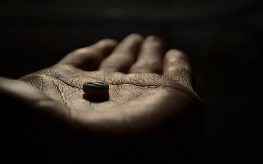 4,000 Ohioans died from drug overdoses in 2015. (Klesta/Flickr)