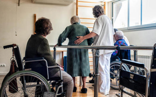 Nursing home deaths prompt new rules by Florida Governor (Salvador Altimir/Flickr)