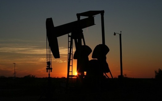 Researchers found that when oil prices are down, tax breaks prop up returns for fossil-fuel investors. (Pixabay)