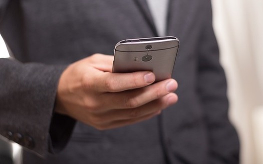 The OnPoint app is intended to allow voters to quickly access free, factual and unbiased background on political candidates and issues. (Niek Verlaan/Pixabay)