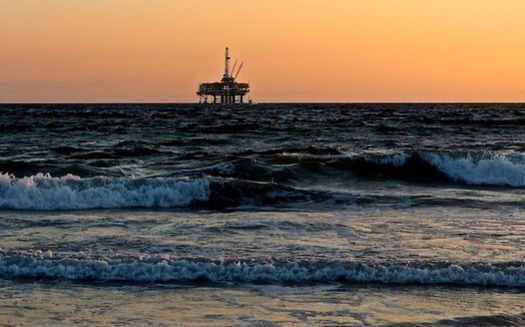 The plan proposes opening 90 percent of U.S. coastal waters to oil and gas development. (catmoz/Pixabay)