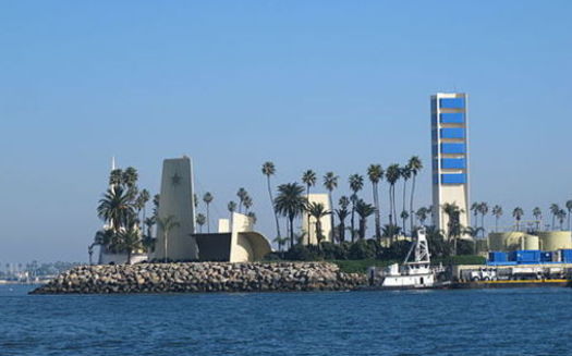 Oil facilities on several man-made islands off of Long Beach and Seal Beach have racked up 293 state violations since 2015.(Donielle/Wikimedia Commons)