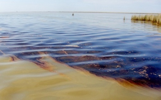 Opponents of offshore drilling say a spill would devastate New Yorks fishing and tourism industries. (U.S. Coast Guard)