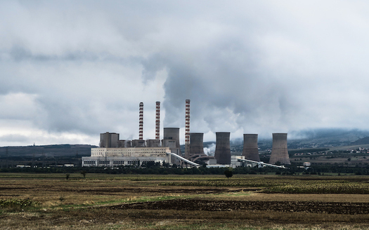 Replacing older power plants with gas-fired facilities would require an investment of $500 billion, and would lock in another $480-billion in fuel costs. (PXhere)