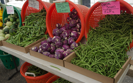 Some North Dakota farmers markets offer tips for how to cook fresh produce. (Lance Cheung/U.S. Dept. of Agriculture)