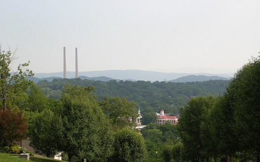 Kingston's coal-fired power plant was the site of a coal ash slurry spill in 2008. (Steve/Flickr)