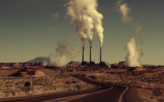 As of 2016, the Navajo Generating Station was the 11th biggest producer of greenhouse gas emissions in the United States, according to the Environmental Protection Agency. (Eflon/Flickr)