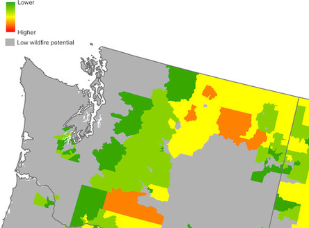 This map shows the areas of Washington state most vulnerable to wildfires, based on both landscape and socioeconomic factors. (University of Washington)