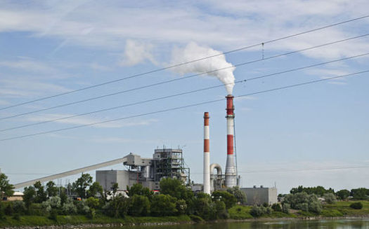 Mercury emissions from coal-fired power plants dropped nearly 82 percent after the EPA put stricter emission limits in place in 2012. (Tim Evanson/Wikimedia Commons)
