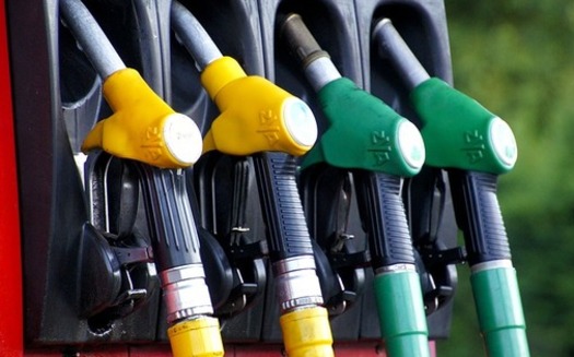 The Renewable Fuel Standard requires the blending of increasing quantities of biofuels into the U.S.  surface-vehicle transportation fuel supply. (IADE-Michoko/Pixabay)