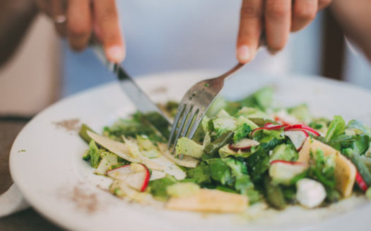 People who eat baked or broiled fish at least once a week may improve their brain health and cut the risk of developing memory problems, according to the Radiological Society of North America. (@ninaidea/Twenty20)