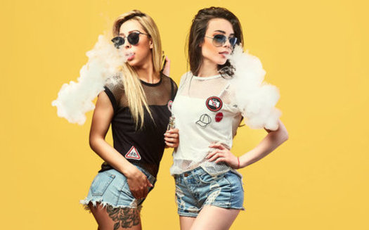 Vaping fluid marketed to teens comes in flavors such as mango, mint, cotton candy and gummy bear. (Zamuruev/Adobestock)
